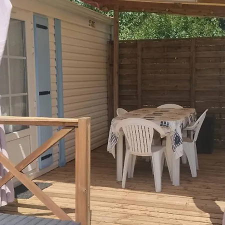 Campsite Mobil-home 4-6 Personnes *
