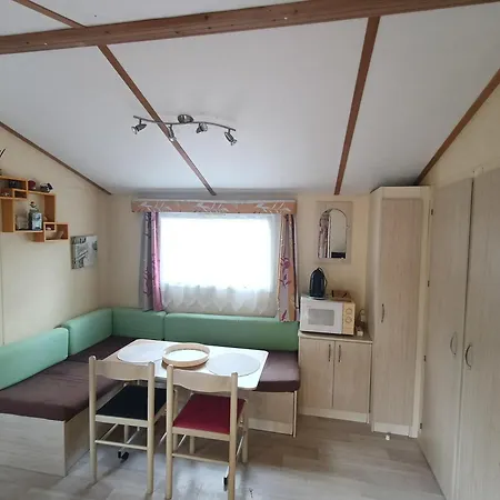 Mobil-home 4-6 Personnes Campsite *